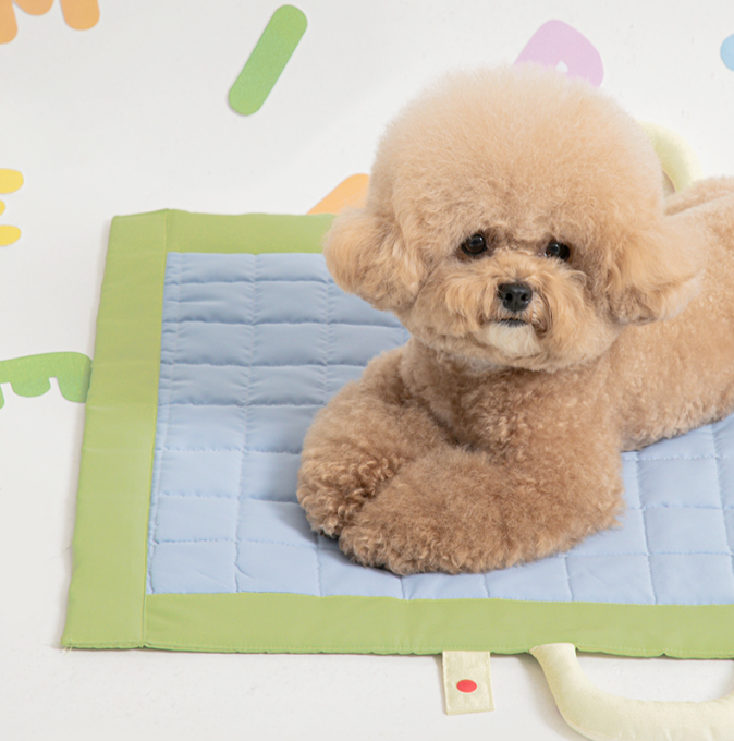 BITE ME - Compact picnic mat